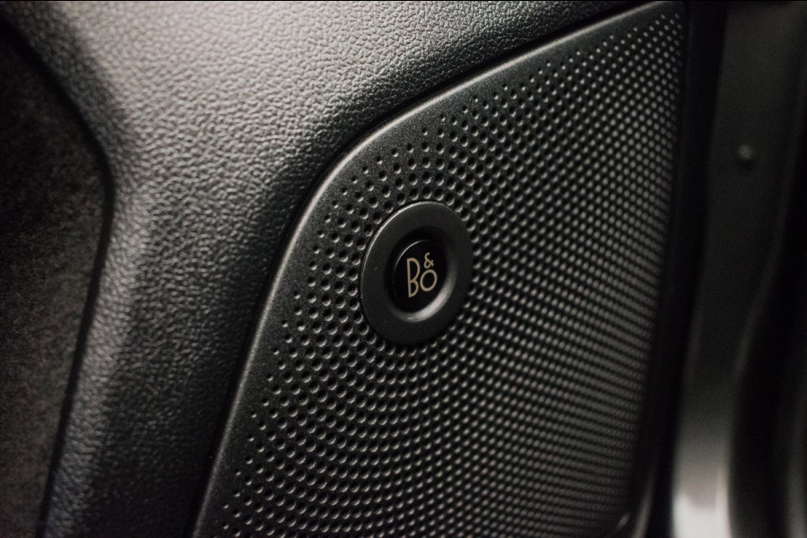 Ford FOCUS Wagon 1.0 EcoBoost Hybrid Titanium X Business [ B&O Digital Dash El Klep Stoelverw LED Camera Draadloos Telefoonlader ]