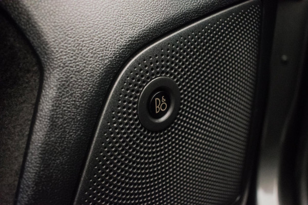 Ford FOCUS Wagon 1.0 EcoBoost Hybrid Titanium X Business [ B&O Digital Dash El Klep Stoelverw LED Camera Draadloos Telefoonlader ]