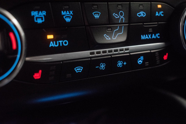 Ford FOCUS Wagon 1.0 EcoBoost Hybrid Titanium X Business [ B&O Digital Dash El Klep Stoelverw LED Camera Draadloos Telefoonlader ]