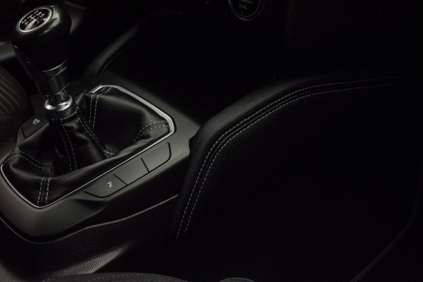 Ford FOCUS Wagon 1.0 EcoBoost Hybrid Titanium X Business [ B&O Digital Dash El Klep Stoelverw LED Camera Draadloos Telefoonlader ]