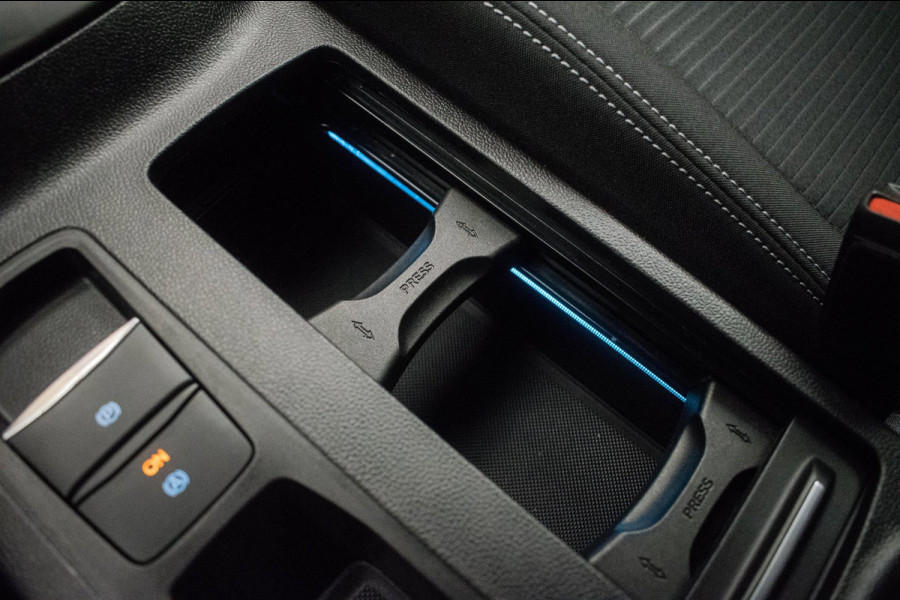 Ford FOCUS Wagon 1.0 EcoBoost Hybrid Titanium X Business [ B&O Digital Dash El Klep Stoelverw LED Camera Draadloos Telefoonlader ]