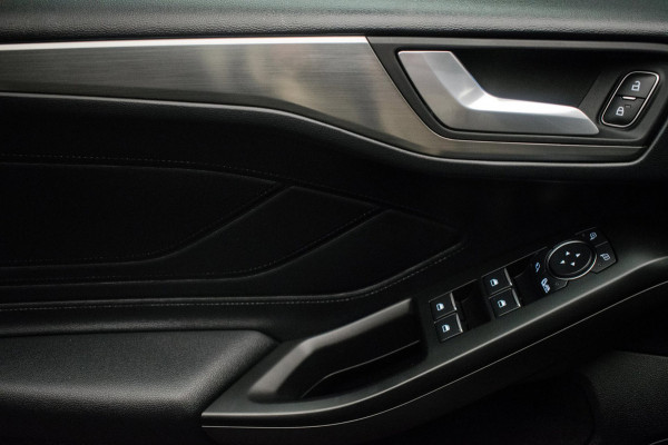 Ford FOCUS Wagon 1.0 EcoBoost Hybrid Titanium X Business [ B&O Digital Dash El Klep Stoelverw LED Camera Draadloos Telefoonlader ]