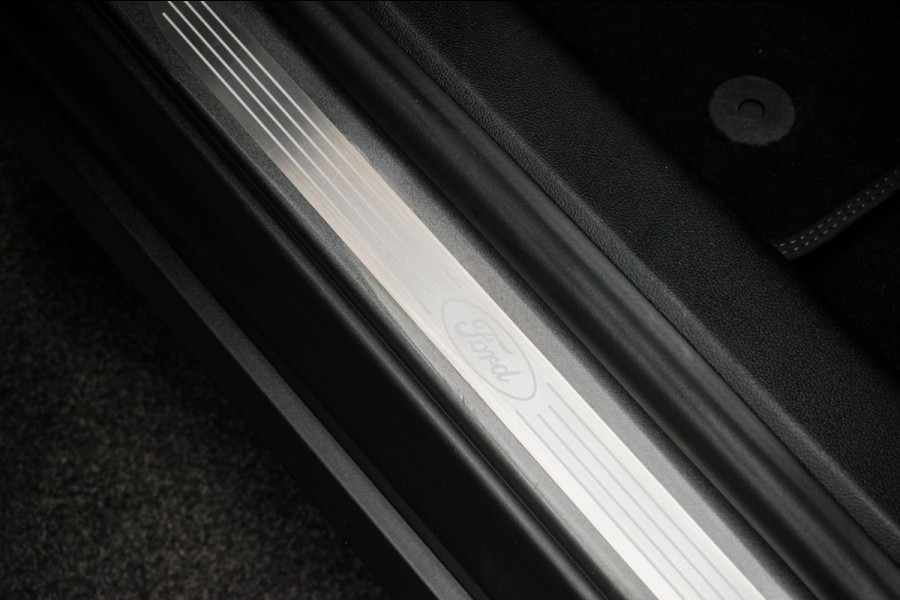 Ford FOCUS Wagon 1.0 EcoBoost Hybrid Titanium X Business [ B&O Digital Dash El Klep Stoelverw LED Camera Draadloos Telefoonlader ]