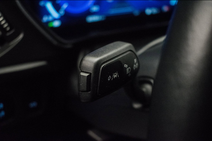 Ford FOCUS Wagon 1.0 EcoBoost Hybrid Titanium X Business [ B&O Digital Dash El Klep Stoelverw LED Camera Draadloos Telefoonlader ]