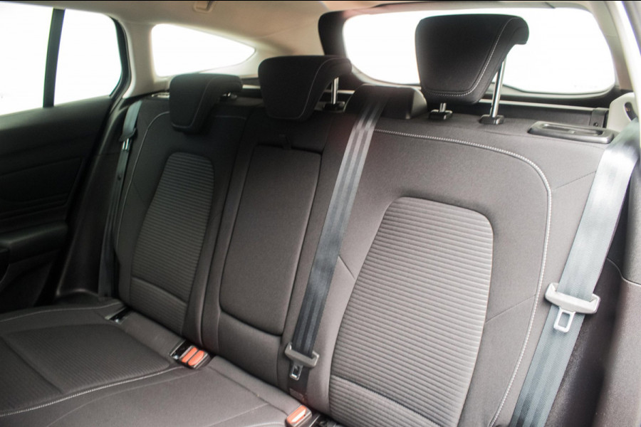 Ford FOCUS Wagon 1.0 EcoBoost Hybrid Titanium X Business [ B&O Digital Dash El Klep Stoelverw LED Camera Draadloos Telefoonlader ]