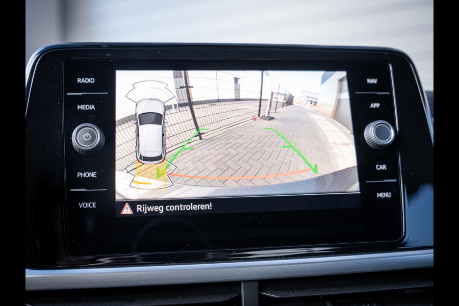Volkswagen T-Roc 1.5 TSI Life - ACC l Apple Cplay l Camera l Navigatie