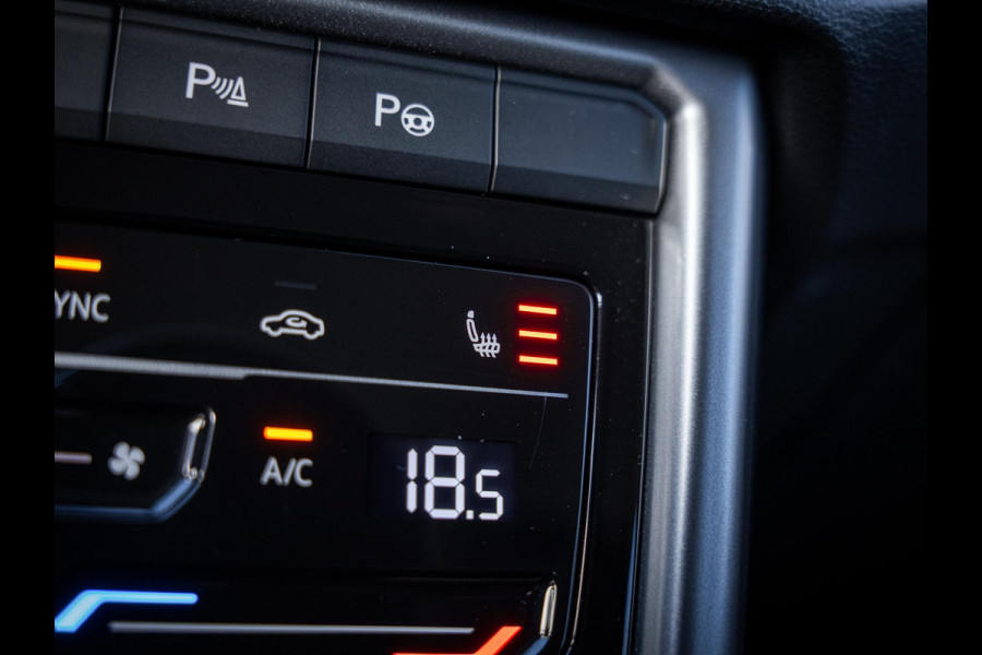 Volkswagen T-Roc 1.5 TSI Life - ACC l Apple Cplay l Camera l Navigatie