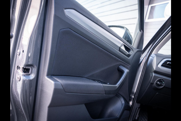 Volkswagen T-Roc 1.5 TSI Life - ACC l Apple Cplay l Camera l Navigatie