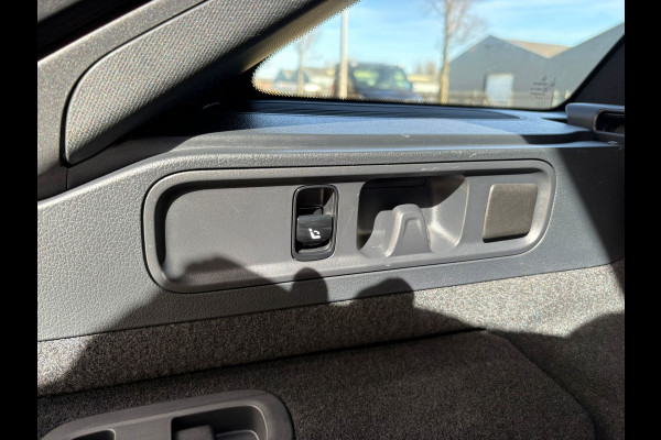 Mercedes-Benz C-Klasse C300 e AMG LINE, 1e eig, Garantie! BLACK-LINE