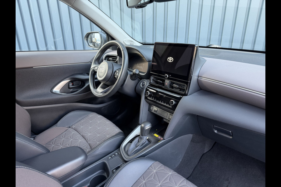 Toyota Yaris Cross 1.5 Hybrid 130 Executive / Bi tone | PREMIUM PACK!! | Rijklaar!!