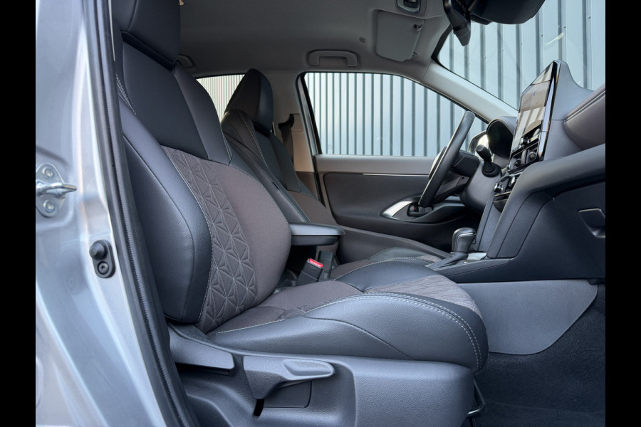 Toyota Yaris Cross 1.5 Hybrid 130 Executive / Bi tone | PREMIUM PACK!! | Rijklaar!!