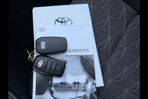 Toyota Yaris Cross 1.5 Hybrid 130 Executive / Bi tone | PREMIUM PACK!! | Rijklaar!!