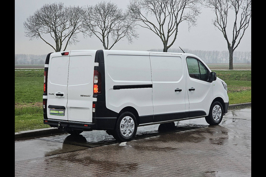 Renault Trafic 2.0 dCi 150 L2H1 2x zijdeur, automaat, airco, navi, camera, pdc, trekhaak