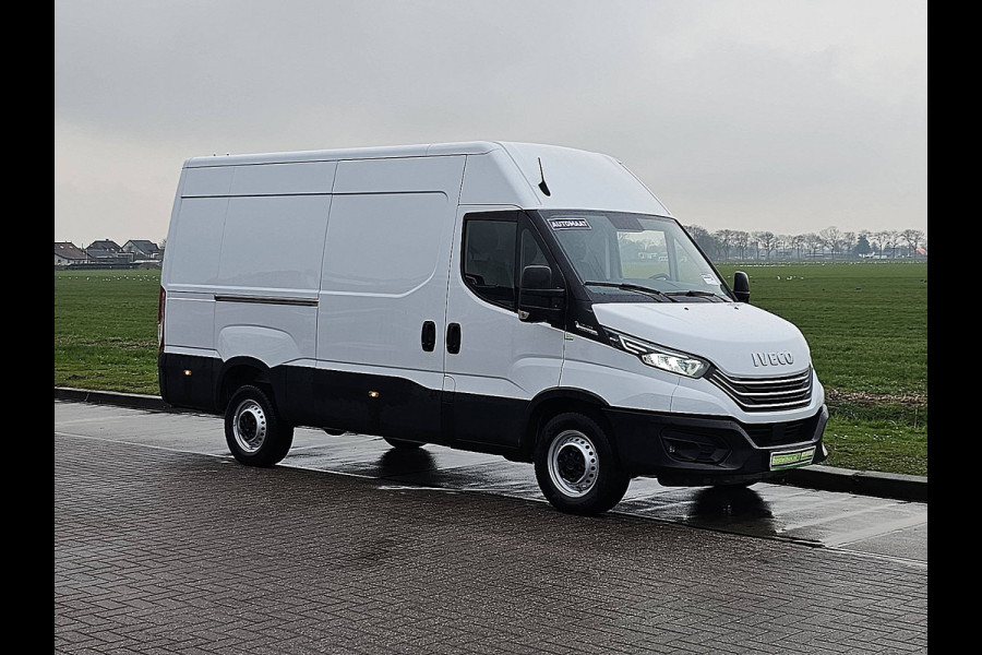 Iveco Daily 35S14V 2.3 352 L3H2 ac automaat EURO6 LED trekhaak 3500 kg