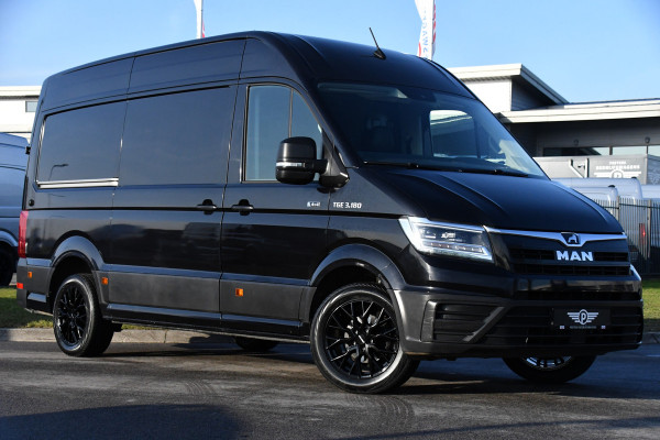 MAN TGE 3.180 35 2.0 L3H3 4x4 Black Edition Cruise, Camera, Carplay, LED, Stoelverwarming, Leder, Trekhaak, Multimedia, Stuurverwarming, Uniek!