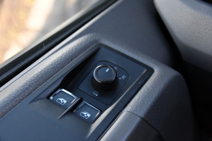 MAN TGE 3.180 35 2.0 L3H3 4x4 Black Edition Cruise, Camera, Carplay, LED, Stoelverwarming, Leder, Trekhaak, Multimedia, Stuurverwarming, Uniek!