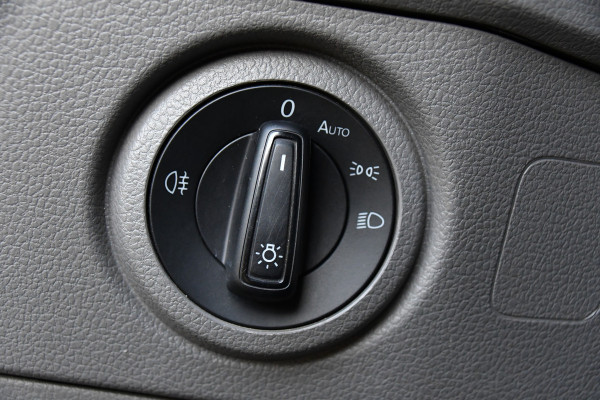 MAN TGE 3.180 35 2.0 L3H3 4x4 Black Edition Cruise, Camera, Carplay, LED, Stoelverwarming, Leder, Trekhaak, Multimedia, Stuurverwarming, Uniek!