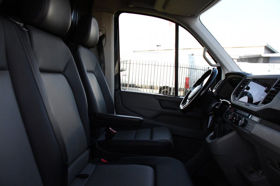 MAN TGE 3.180 35 2.0 L3H3 4x4 Black Edition Cruise, Camera, Carplay, LED, Stoelverwarming, Leder, Trekhaak, Multimedia, Stuurverwarming, Uniek!