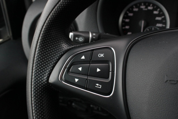 Mercedes-Benz Vito 136PK JB-EDITION FULL BLACK / AMG / SPOILER /VERLAGINGSVEREN / NAVIGATIE / SIDE-BARS / TREKHAAK / CRUISECRONTOL