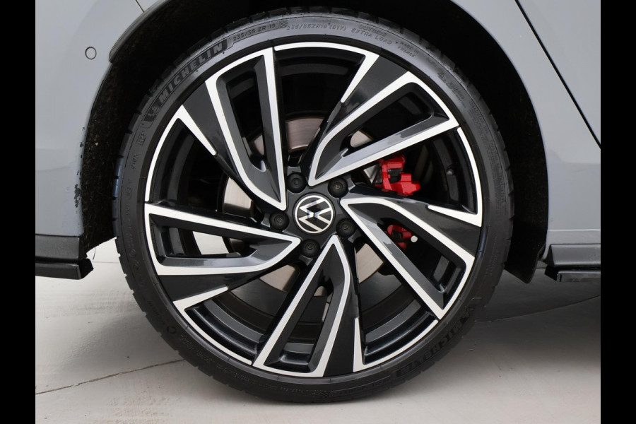 Volkswagen Golf 2.0 TSI GTI 245 PK + PANORAMA | MOONSTONE GREY | SFEERVERL. | CAMERA | ACC | 19 INCH | STUURVERW.