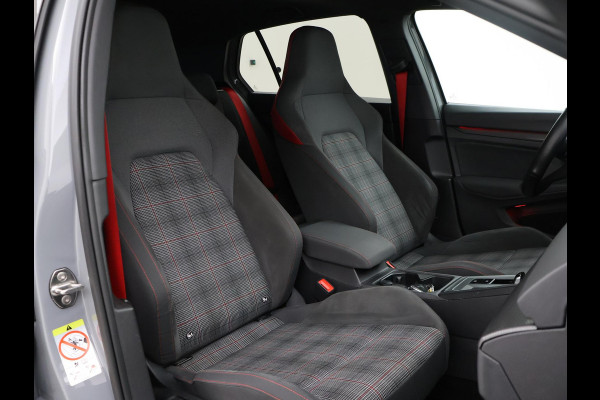 Volkswagen Golf 2.0 TSI GTI 245 PK + PANORAMA | MOONSTONE GREY | SFEERVERL. | CAMERA | ACC | 19 INCH | STUURVERW.
