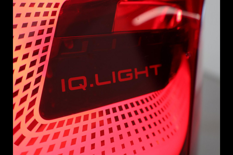 Volkswagen Golf 2.0 TSI GTI 245 PK + PANORAMA | MOONSTONE GREY | SFEERVERL. | CAMERA | ACC | 19 INCH | STUURVERW.