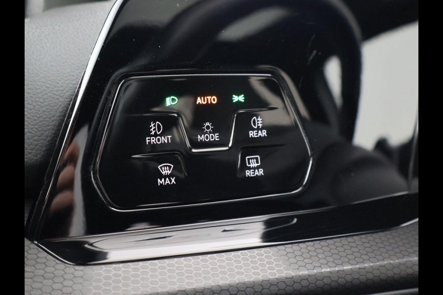 Volkswagen Golf 2.0 TSI GTI 245 PK + PANORAMA | MOONSTONE GREY | SFEERVERL. | CAMERA | ACC | 19 INCH | STUURVERW.