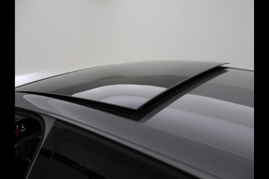 Volkswagen Golf 2.0 TSI GTI 245 PK + PANORAMA | MOONSTONE GREY | SFEERVERL. | CAMERA | ACC | 19 INCH | STUURVERW.