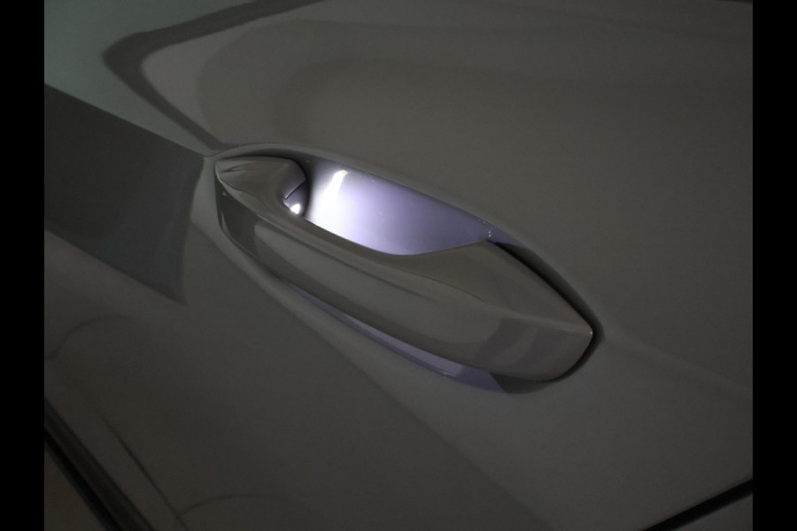 Volkswagen Golf 2.0 TSI GTI 245 PK + PANORAMA | MOONSTONE GREY | SFEERVERL. | CAMERA | ACC | 19 INCH | STUURVERW.