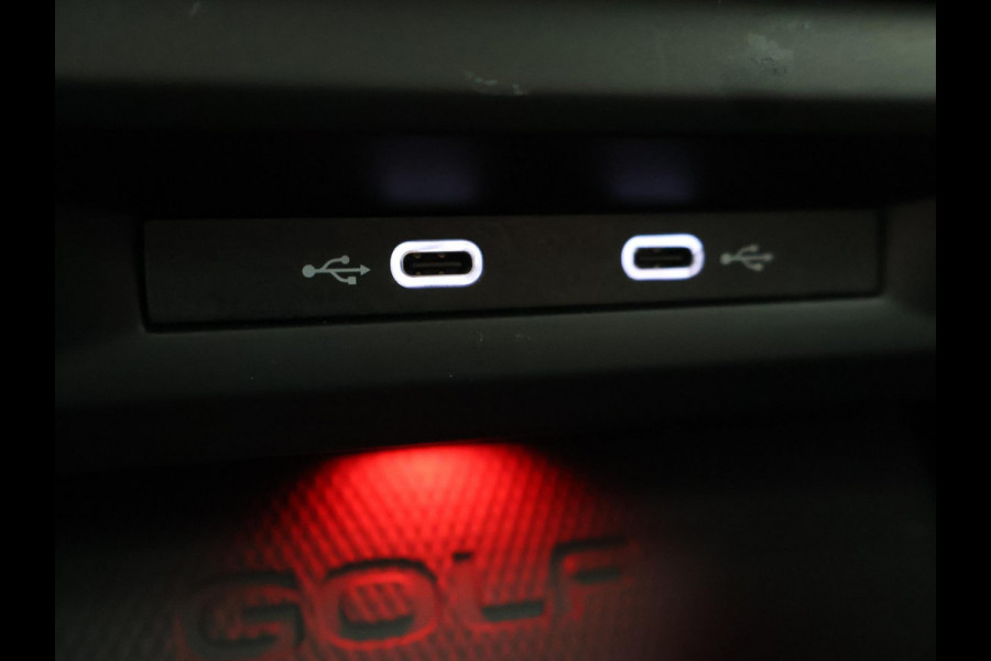 Volkswagen Golf 2.0 TSI GTI 245 PK + PANORAMA | MOONSTONE GREY | SFEERVERL. | CAMERA | ACC | 19 INCH | STUURVERW.