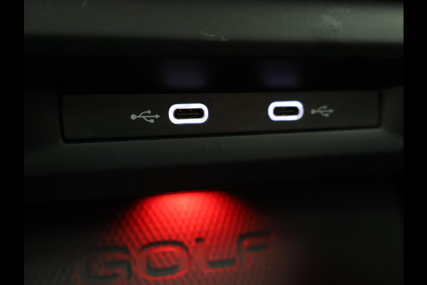 Volkswagen Golf 2.0 TSI GTI 245 PK + PANORAMA | MOONSTONE GREY | SFEERVERL. | CAMERA | ACC | 19 INCH | STUURVERW.