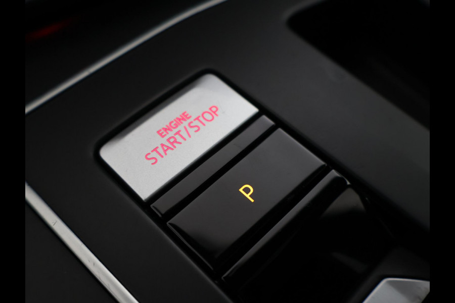 Volkswagen Golf 2.0 TSI GTI 245 PK + PANORAMA | MOONSTONE GREY | SFEERVERL. | CAMERA | ACC | 19 INCH | STUURVERW.