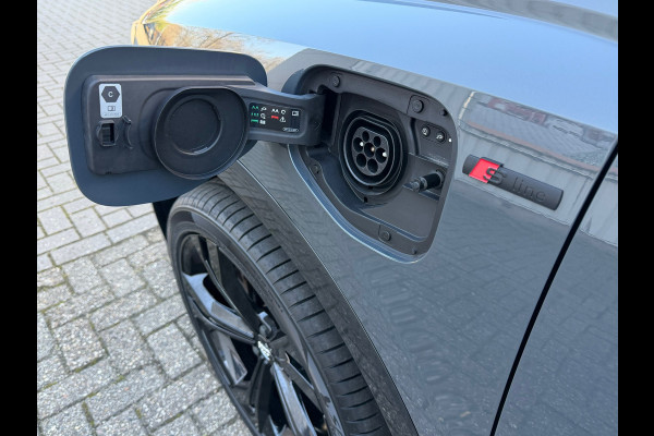 Audi Q3 Sportback 45 TFSI e Advanced S edition 245 Pk / Navi / Camera / Cruise / Virtual cockpit / Climate Control / 20".