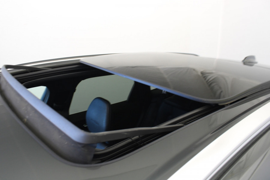 Volvo XC60 2.0 D4 Momentum |Pano|Stoel/stuur verw.|