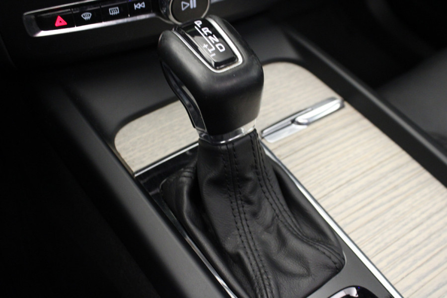 Volvo XC60 2.0 D4 Momentum |Pano|Stoel/stuur verw.|