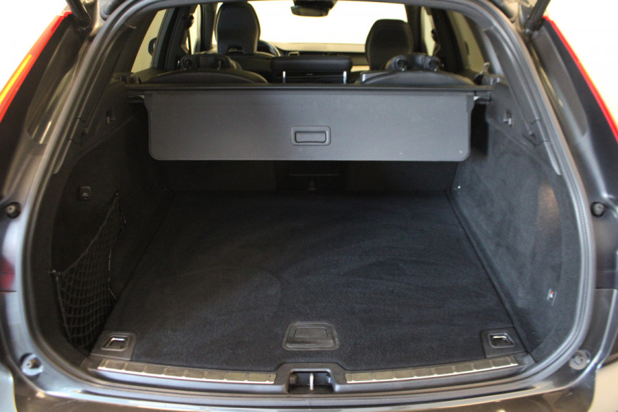 Volvo XC60 2.0 D4 Momentum |Pano|Stoel/stuur verw.|