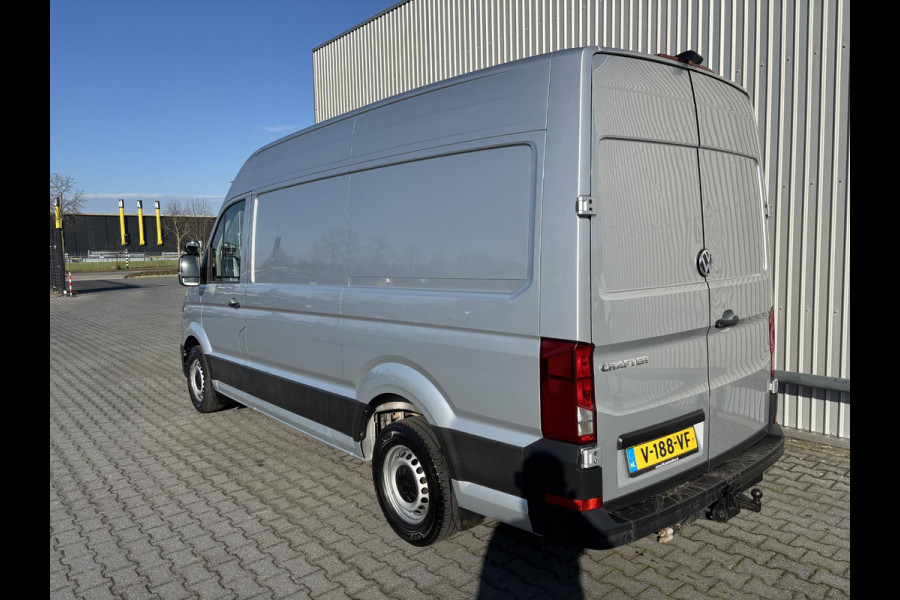 Volkswagen Crafter 35 2.0 TDI L3H3*A/C*CRUISE*NAV*HAAK*CAMERA*3500KG*