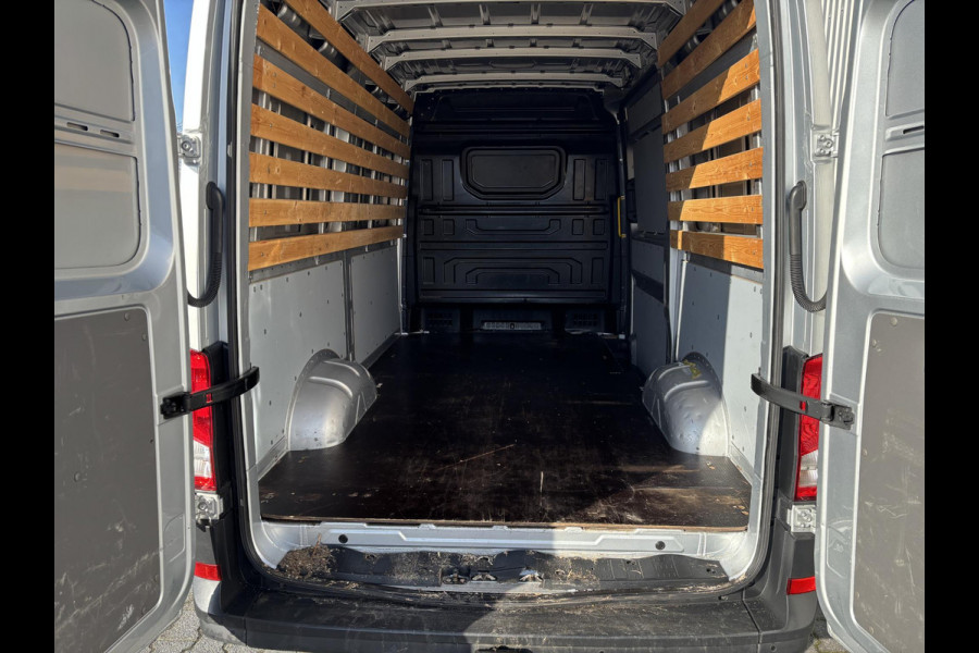 Volkswagen Crafter 35 2.0 TDI L3H3*A/C*CRUISE*NAV*HAAK*CAMERA*3500KG*