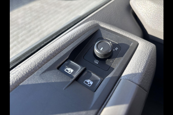 Volkswagen Crafter 35 2.0 TDI L3H3*A/C*CRUISE*NAV*HAAK*CAMERA*3500KG*