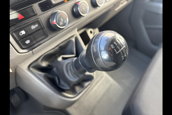 Volkswagen Crafter 35 2.0 TDI L3H3*A/C*CRUISE*NAV*HAAK*CAMERA*3500KG*