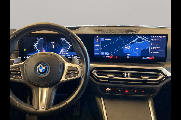 BMW 3 Serie Touring 330e M-SPORT (LCi) ** LED, NAVI+, HuD, ACC, H&K SOUND, 19-inch LMV, M-REMMEN ** 1e EIG - UNFALLFREI ** ** INFORMEER OOK NAAR ONZE AANTREKKELIJKE FINANCIAL-LEASE TARIEVEN **