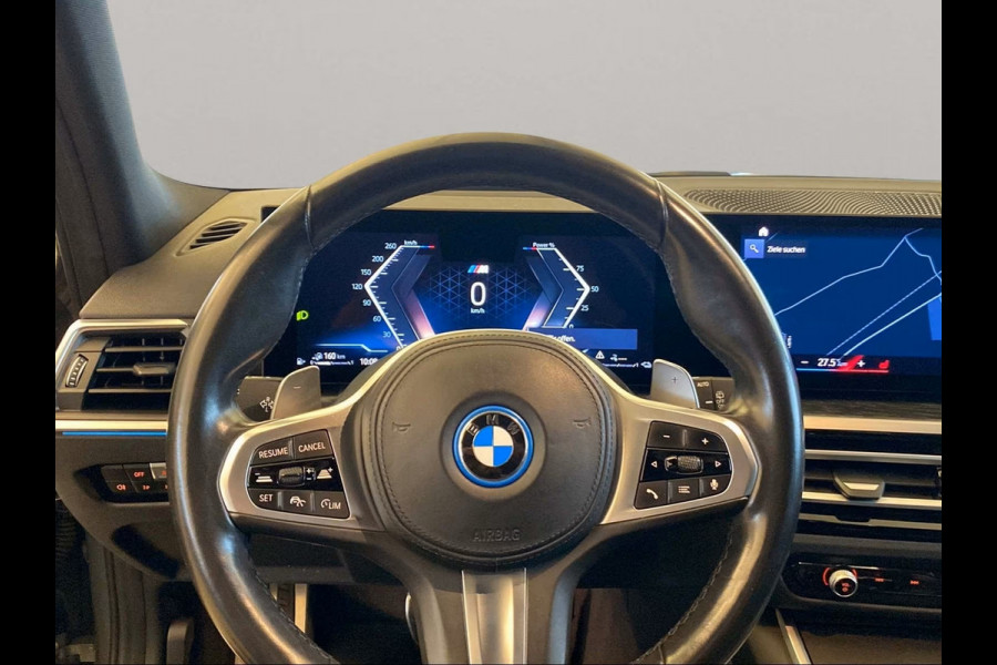 BMW 3 Serie Touring 330e M-SPORT (LCi) ** LED, NAVI+, HuD, ACC, H&K SOUND, 19-inch LMV, M-REMMEN ** 1e EIG - UNFALLFREI ** ** INFORMEER OOK NAAR ONZE AANTREKKELIJKE FINANCIAL-LEASE TARIEVEN **