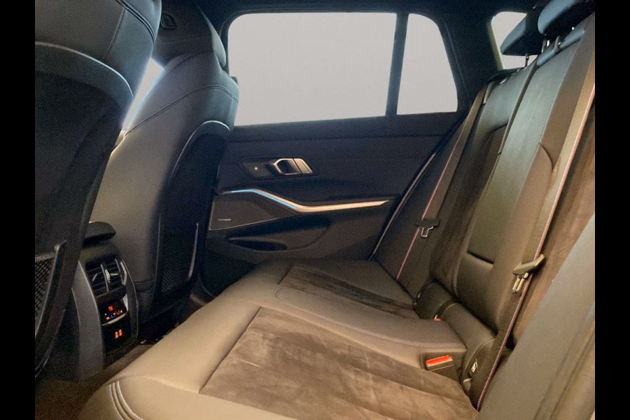 BMW 3 Serie Touring 330e M-SPORT (LCi) ** LED, NAVI+, HuD, ACC, H&K SOUND, 19-inch LMV, M-REMMEN ** 1e EIG - UNFALLFREI ** ** INFORMEER OOK NAAR ONZE AANTREKKELIJKE FINANCIAL-LEASE TARIEVEN **