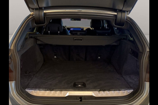 BMW 3 Serie Touring 330e M-SPORT (LCi) ** LED, NAVI+, HuD, ACC, H&K SOUND, 19-inch LMV, M-REMMEN ** 1e EIG - UNFALLFREI ** ** INFORMEER OOK NAAR ONZE AANTREKKELIJKE FINANCIAL-LEASE TARIEVEN **