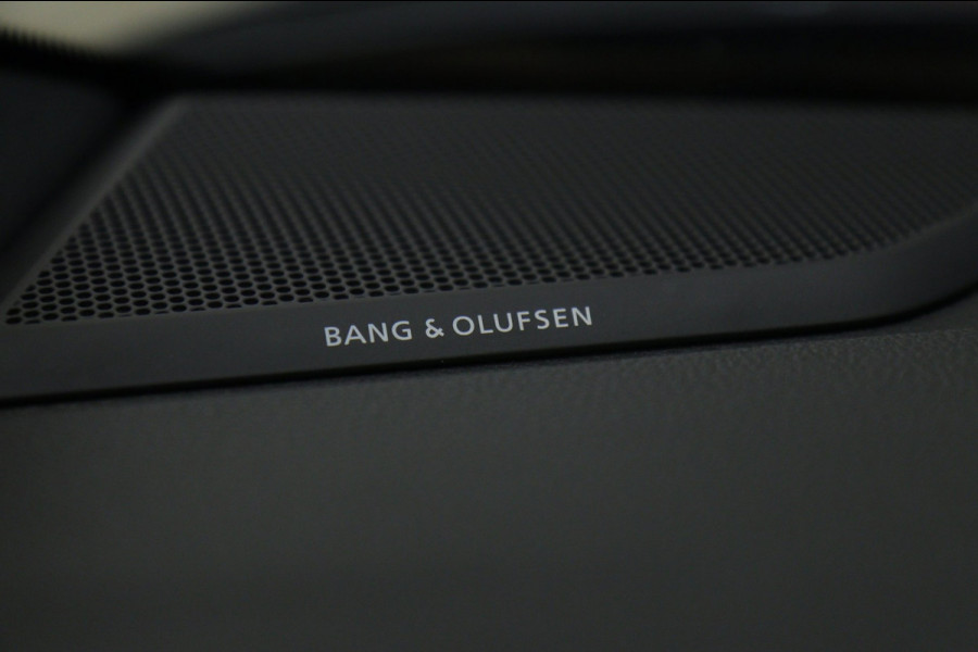 Audi RSQ3 Sportback TFSI RS Pano/B&O/Camera/Carplay/RSStoelen/BOMVOL