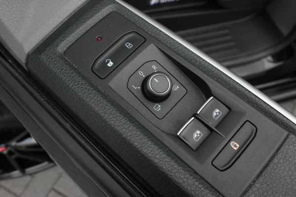 Volkswagen Transporter 2.0 TDI L2H1 150PK BULLI DC DUBBEL CABINE / LEIGHTONVANS BODYKIT / FULL OPTINS / LEDER / FULL BLACK / APPLE