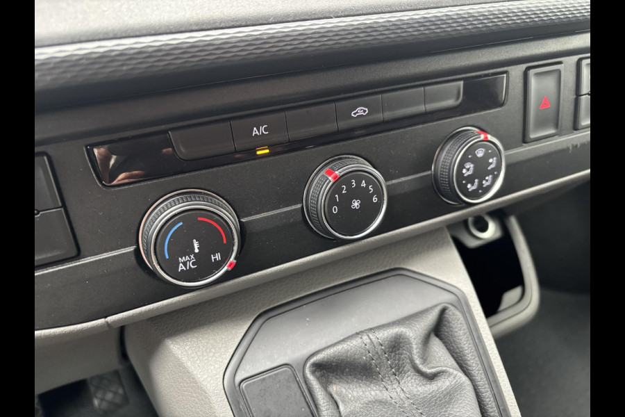 Volkswagen Transporter 2.0 TDI L1H1*AUTOM.*CARPLAY*A/C*CRUISE*NAVI*HAAK*