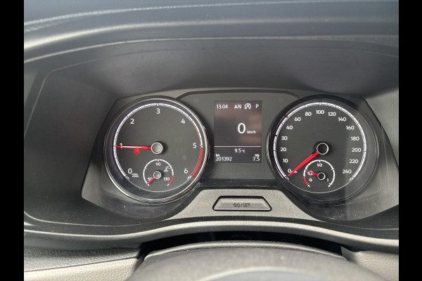 Volkswagen Transporter 2.0 TDI L1H1*AUTOM.*CARPLAY*A/C*CRUISE*NAVI*HAAK*