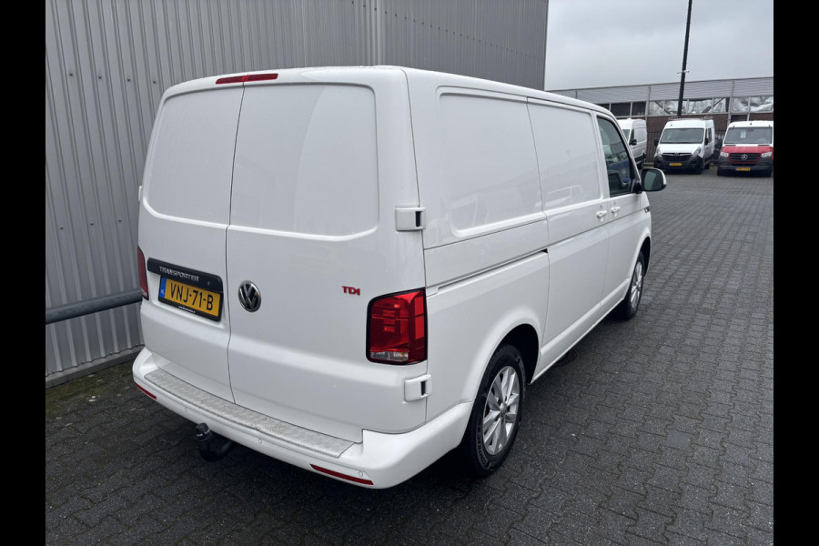 Volkswagen Transporter 2.0 TDI L1H1*AUTOM.*CARPLAY*A/C*CRUISE*NAVI*HAAK*