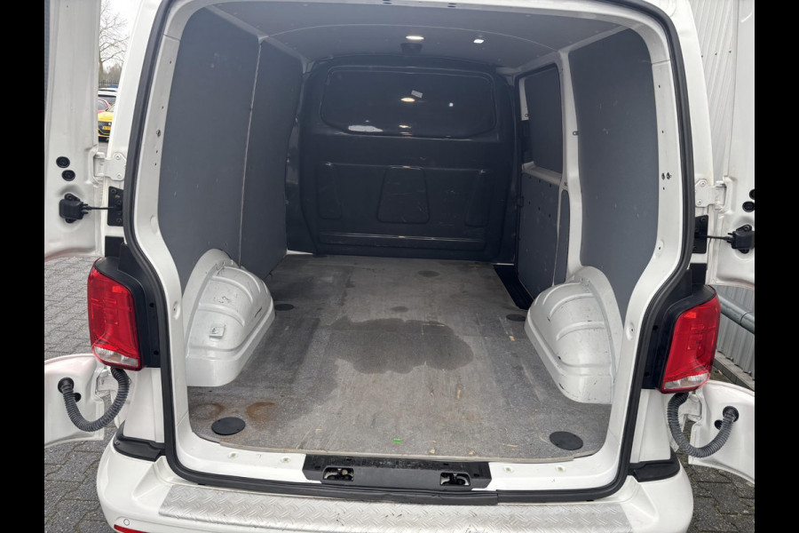 Volkswagen Transporter 2.0 TDI L1H1*AUTOM.*CARPLAY*A/C*CRUISE*NAVI*HAAK*